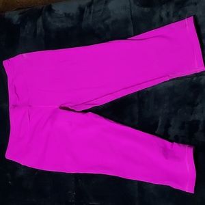 VSX workout capris